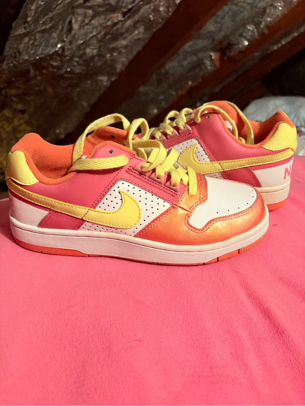 Nike Kids Low-Top Sneakers in Pink, Yellow & White